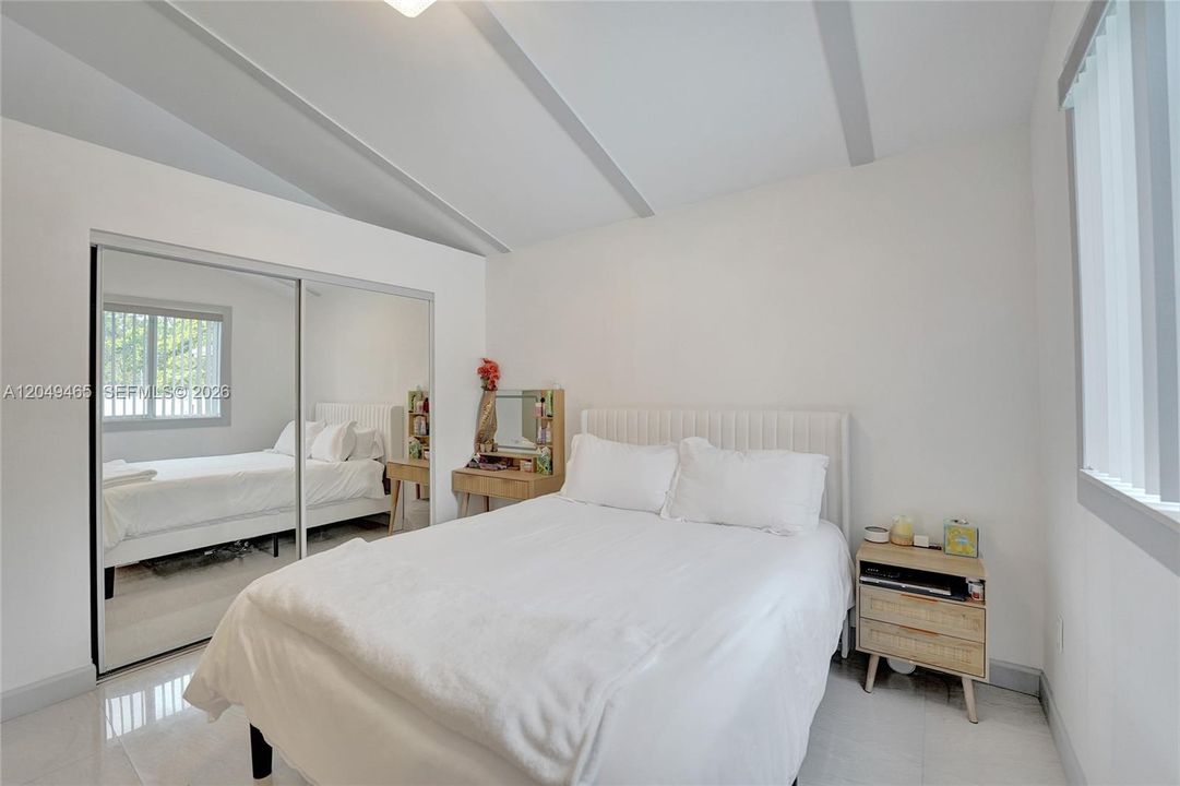 For Rent: $4,800 (3 beds, 3 baths, 1344 Square Feet)