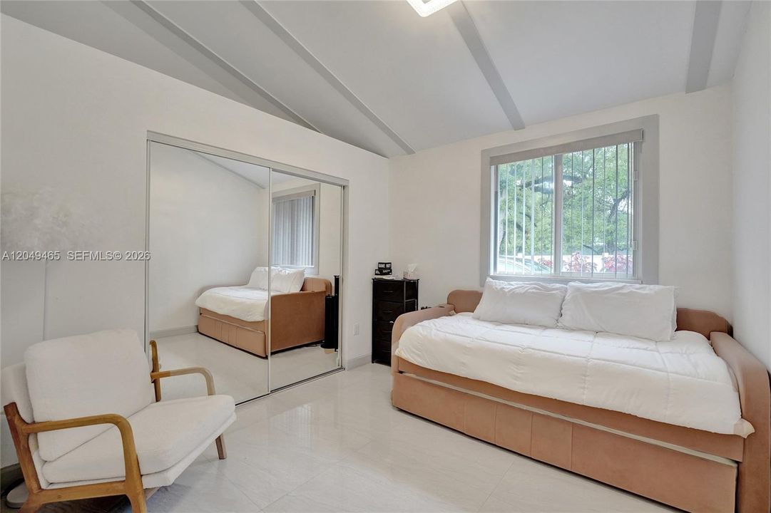 For Rent: $4,800 (3 beds, 3 baths, 1344 Square Feet)