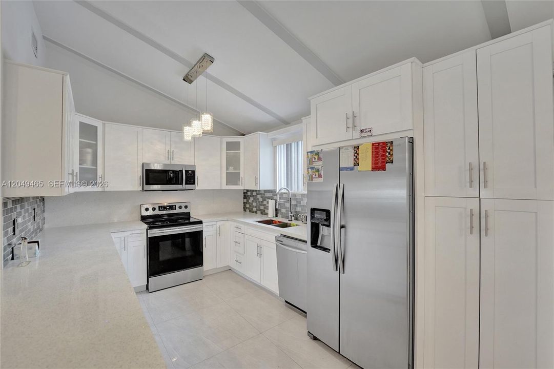 For Rent: $4,800 (3 beds, 3 baths, 1344 Square Feet)