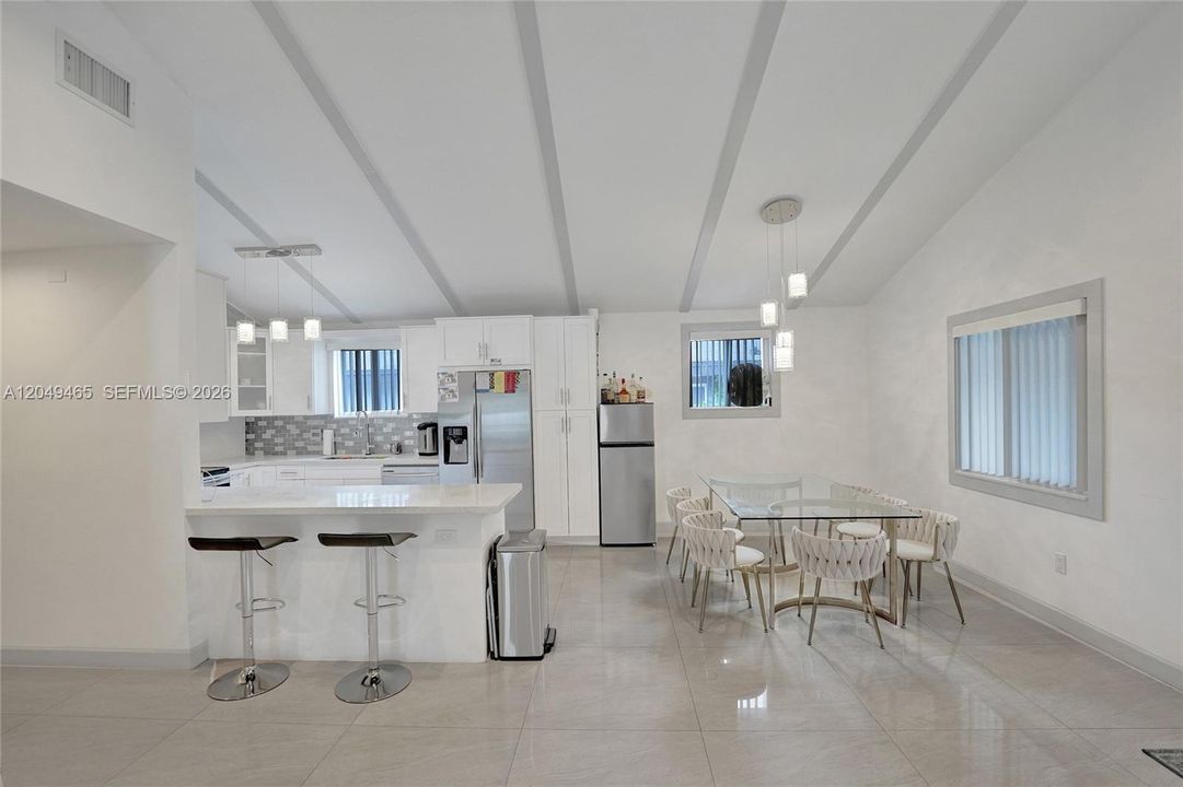 For Rent: $4,800 (3 beds, 3 baths, 1344 Square Feet)