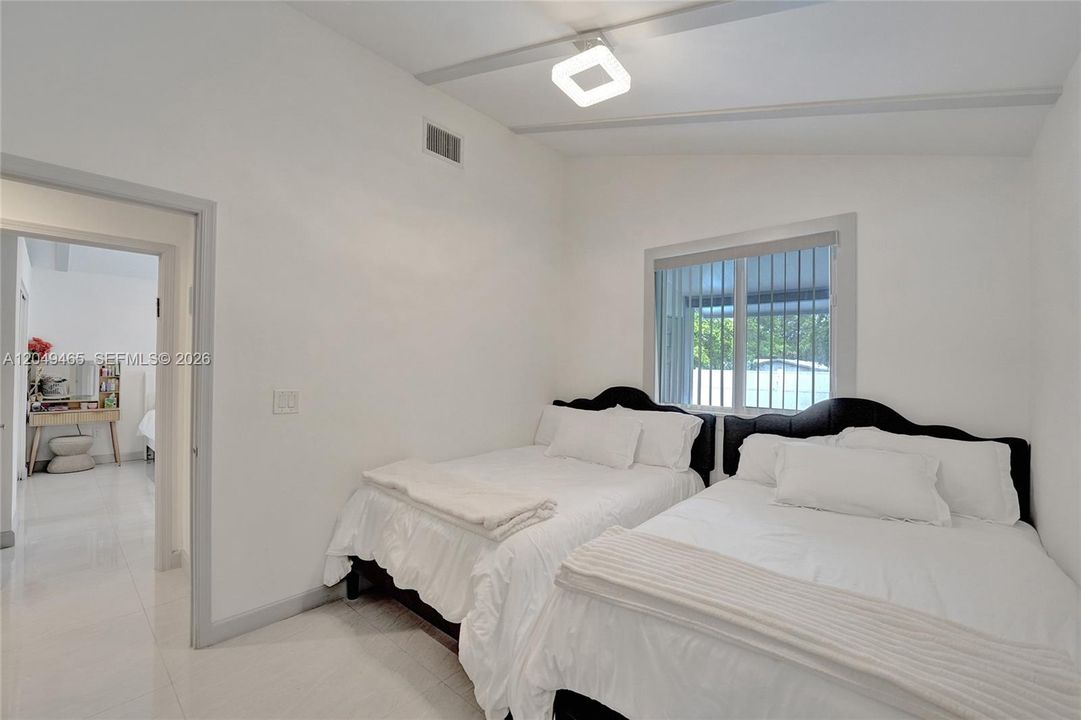 For Rent: $4,800 (3 beds, 3 baths, 1344 Square Feet)