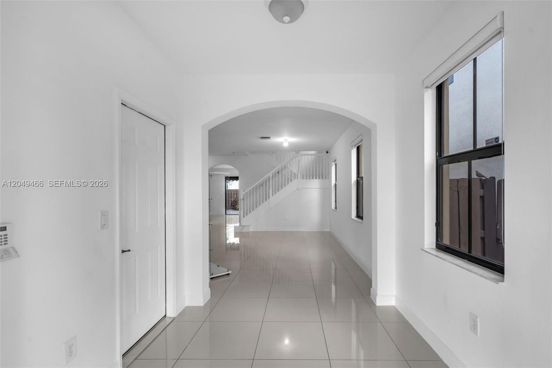For Sale: $975,000 (5 beds, 4 baths, 2992 Square Feet)