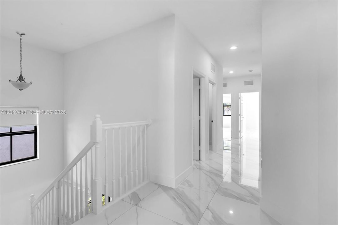 For Sale: $975,000 (5 beds, 4 baths, 2992 Square Feet)