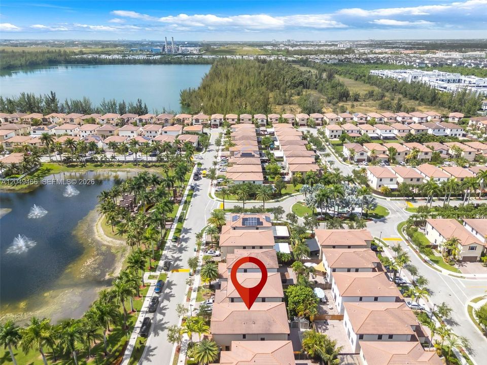 For Sale: $975,000 (5 beds, 4 baths, 2992 Square Feet)