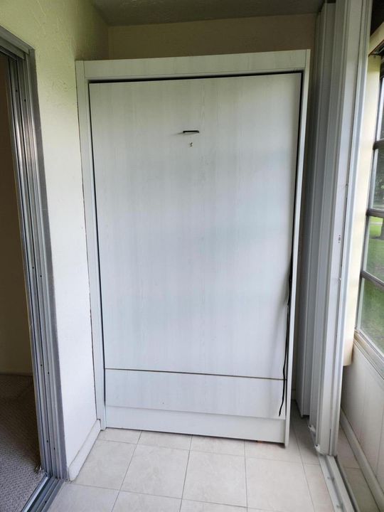 Murphy Bed Up 1