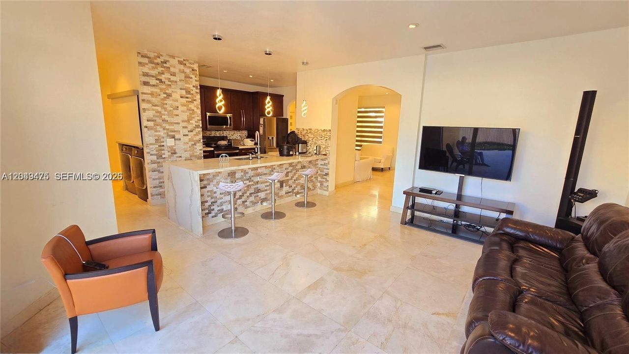 На продажу: $475,000 (3 спален, 2 ванн, 1787 Квадратных фут)