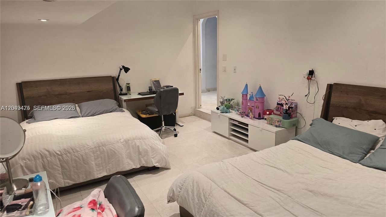 На продажу: $475,000 (3 спален, 2 ванн, 1787 Квадратных фут)