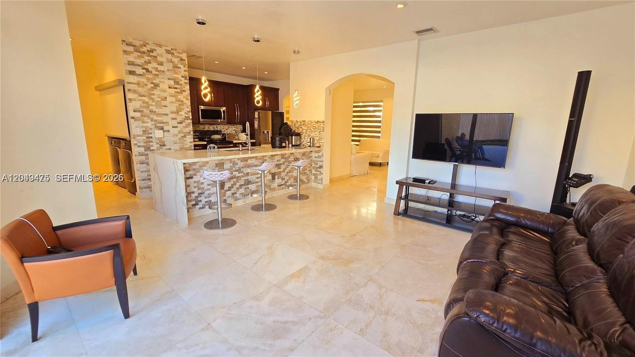 На продажу: $475,000 (3 спален, 2 ванн, 1787 Квадратных фут)
