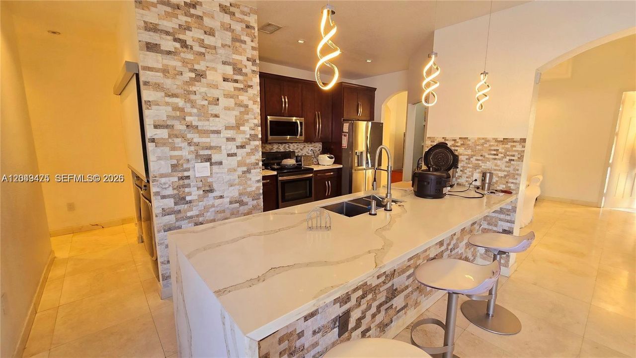 На продажу: $475,000 (3 спален, 2 ванн, 1787 Квадратных фут)