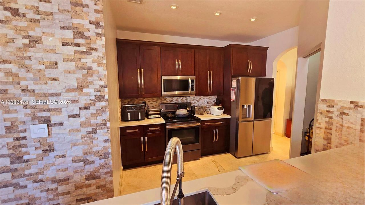 На продажу: $475,000 (3 спален, 2 ванн, 1787 Квадратных фут)