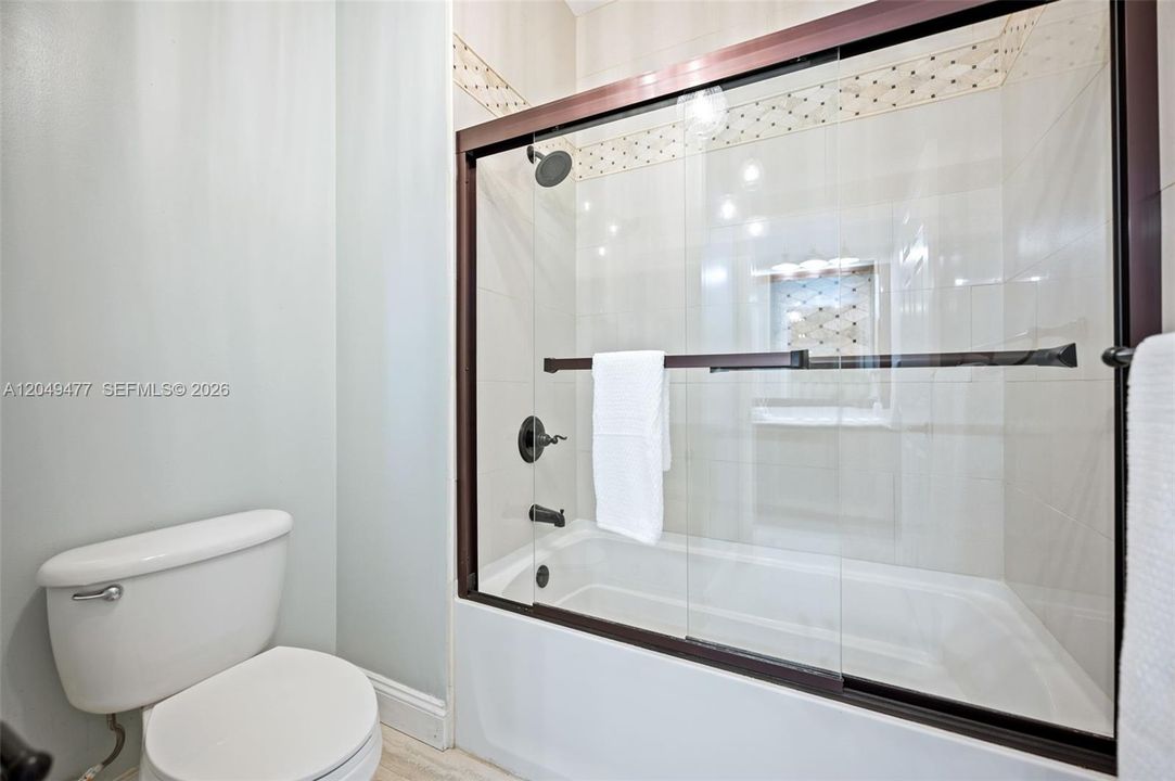 На продажу: $1,125,000 (5 спален, 3 ванн, 3093 Квадратных фут)