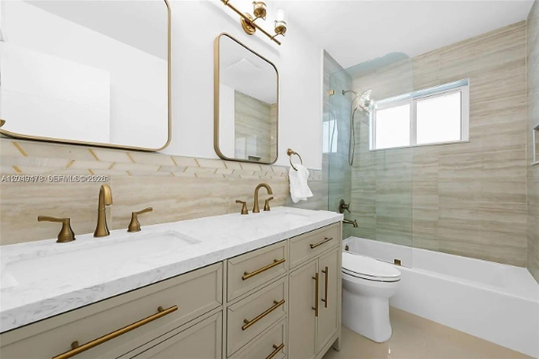 For Rent: $5,000 (4 beds, 2 baths, 1976 Square Feet)