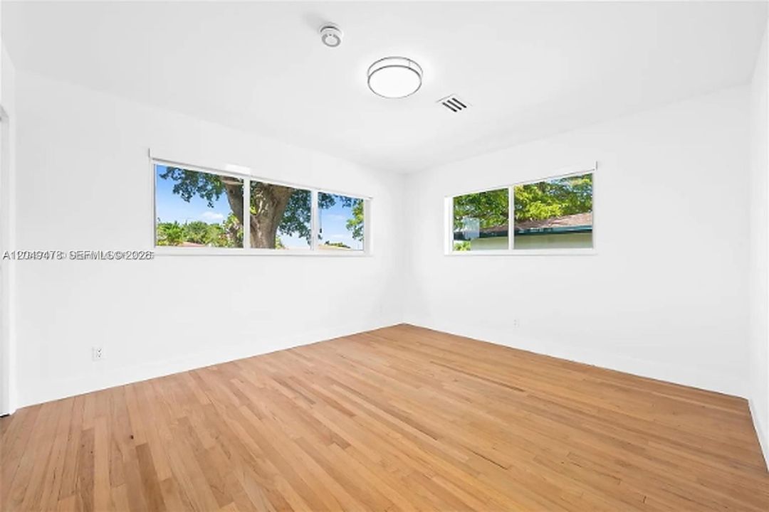 For Rent: $5,000 (4 beds, 2 baths, 1976 Square Feet)