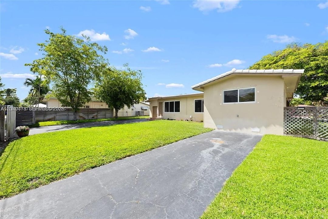 For Rent: $5,000 (4 beds, 2 baths, 1976 Square Feet)