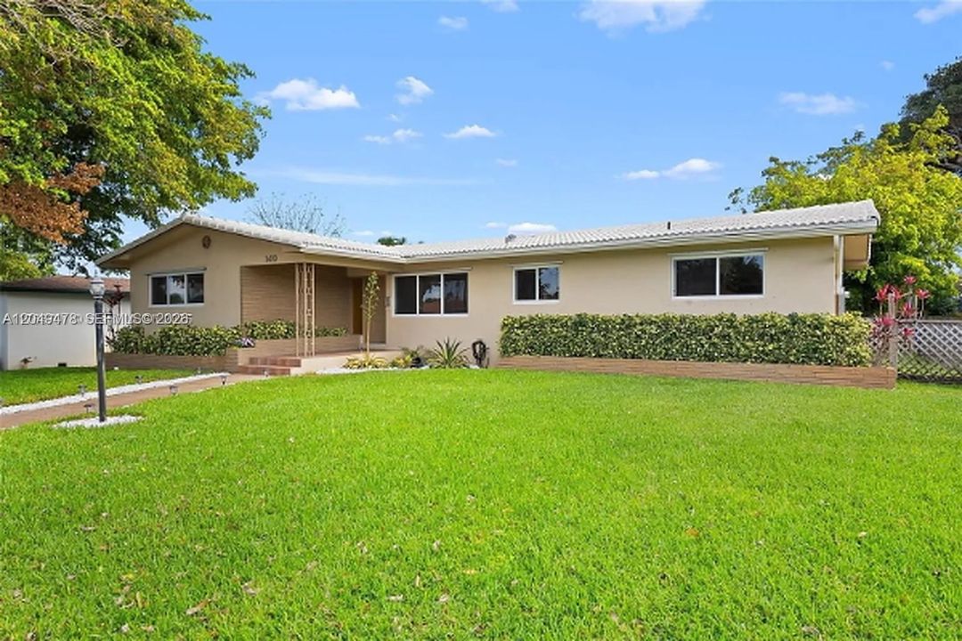 For Rent: $5,000 (4 beds, 2 baths, 1976 Square Feet)