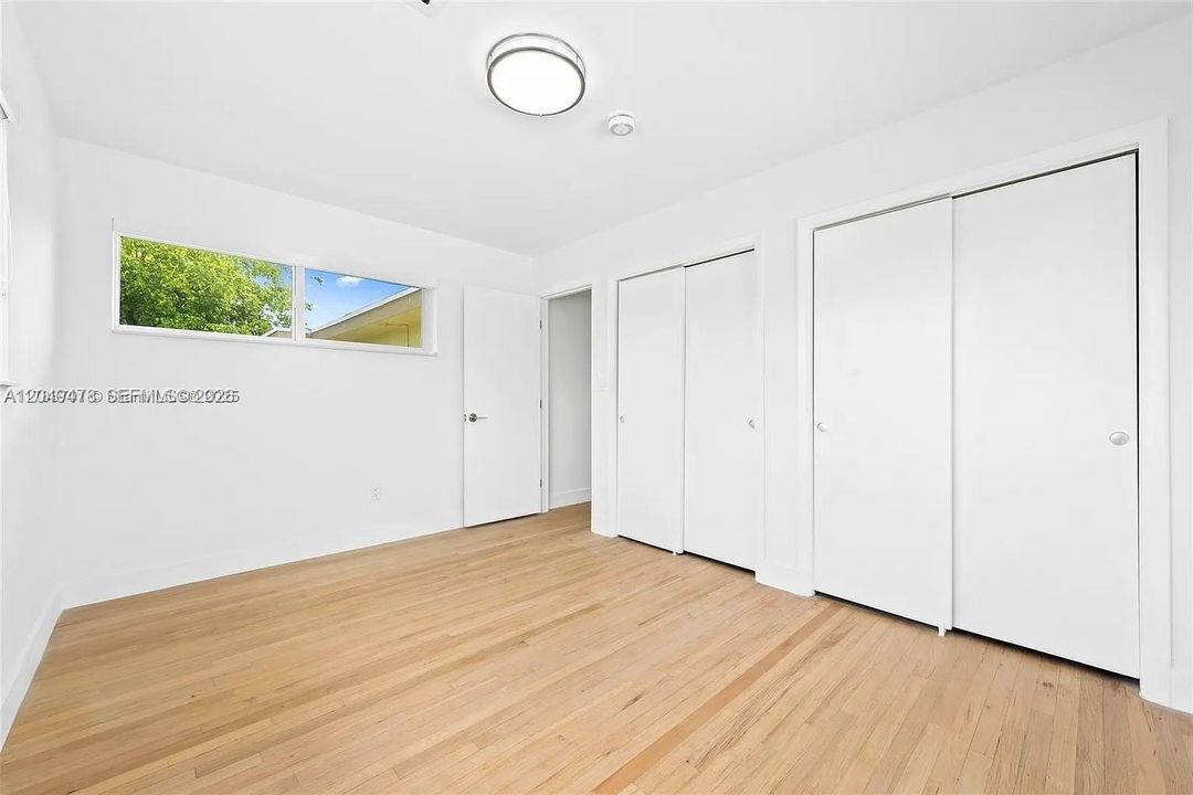 For Rent: $5,000 (4 beds, 2 baths, 1976 Square Feet)