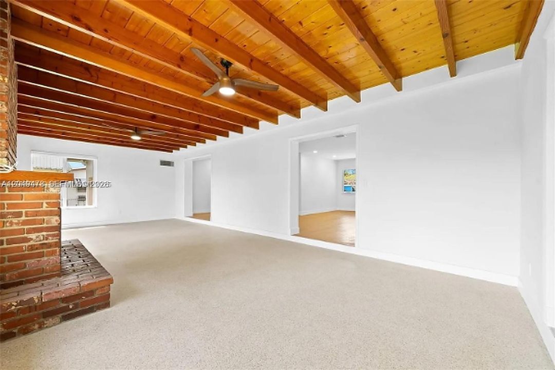 For Rent: $5,000 (4 beds, 2 baths, 1976 Square Feet)