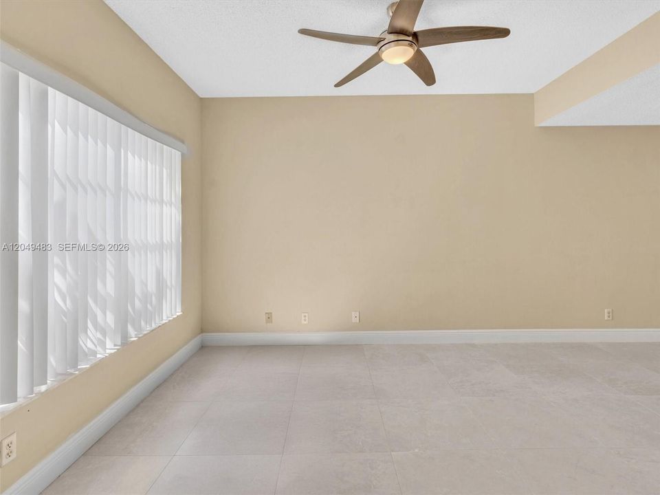 For Rent: $2,575 (2 beds, 1 baths, 1110 Square Feet)