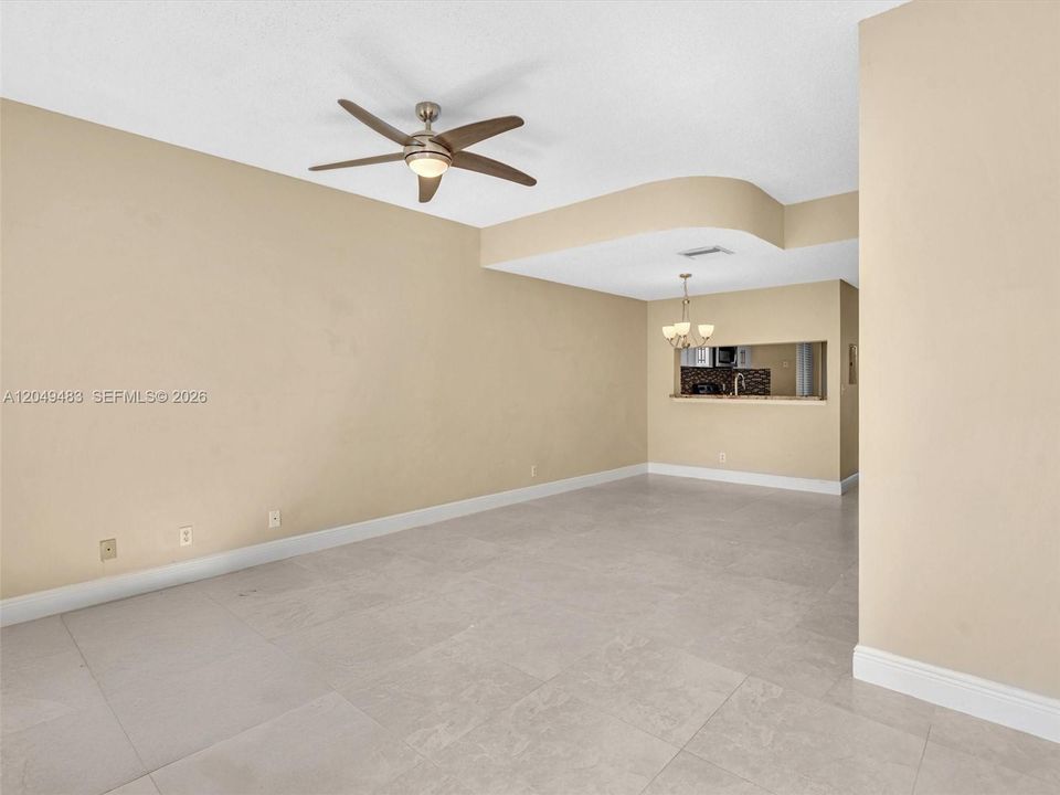 For Rent: $2,575 (2 beds, 1 baths, 1110 Square Feet)