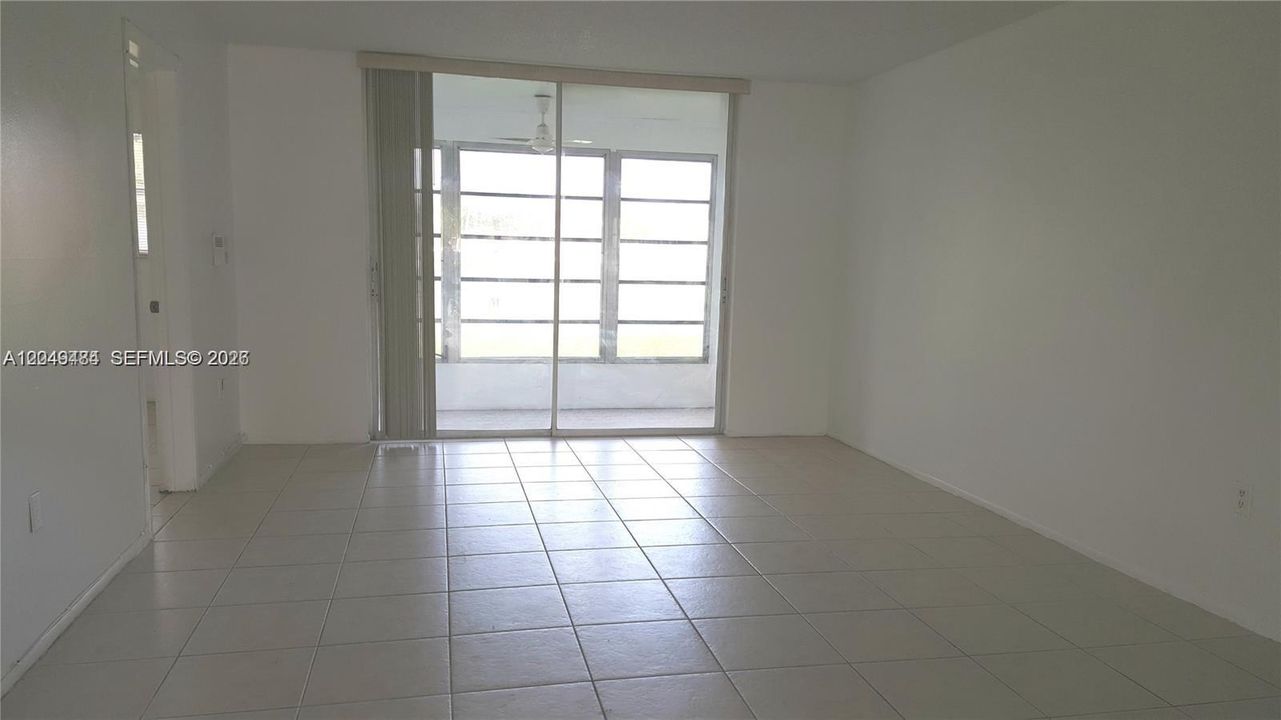 For Rent: $1,750 (2 beds, 2 baths, 850 Square Feet)