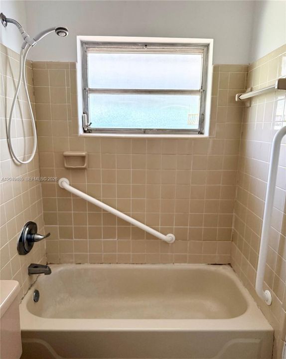 For Sale: $349,000 (2 beds, 2 baths, 1366 Square Feet)