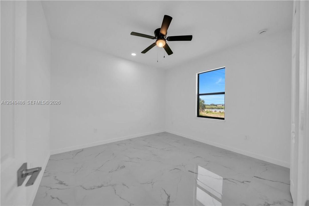For Sale: $349,900 (3 beds, 2 baths, 1562 Square Feet)