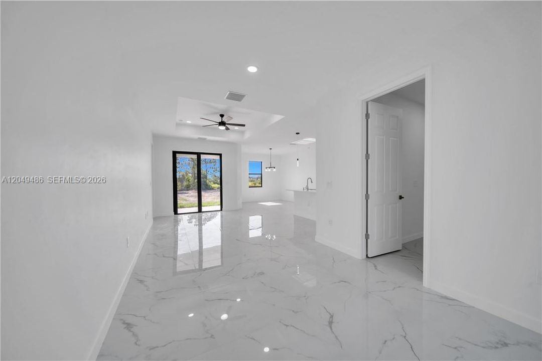For Sale: $349,900 (3 beds, 2 baths, 1562 Square Feet)