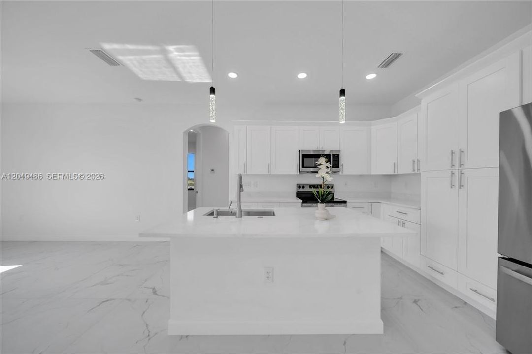 For Sale: $349,900 (3 beds, 2 baths, 1562 Square Feet)