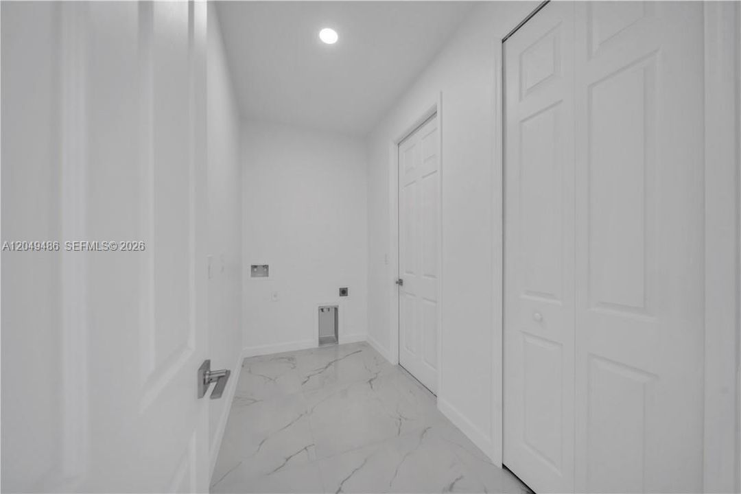 For Sale: $349,900 (3 beds, 2 baths, 1562 Square Feet)