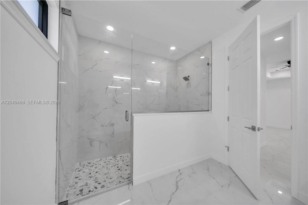 For Sale: $349,900 (3 beds, 2 baths, 1562 Square Feet)