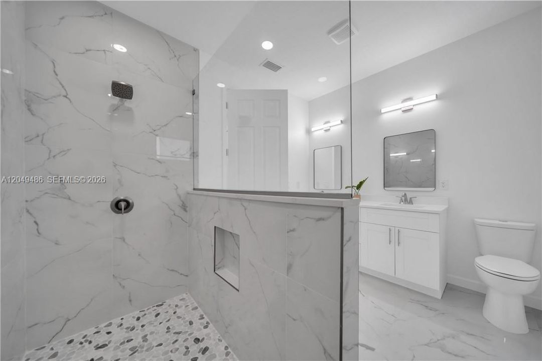For Sale: $349,900 (3 beds, 2 baths, 1562 Square Feet)
