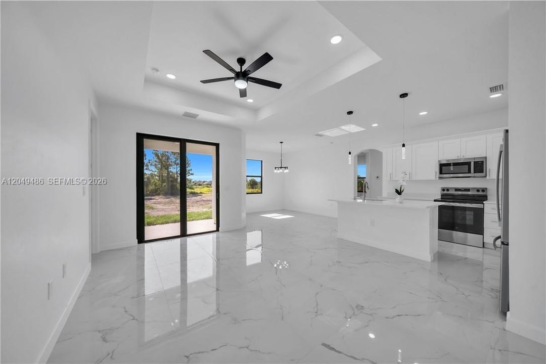 For Sale: $349,900 (3 beds, 2 baths, 1562 Square Feet)