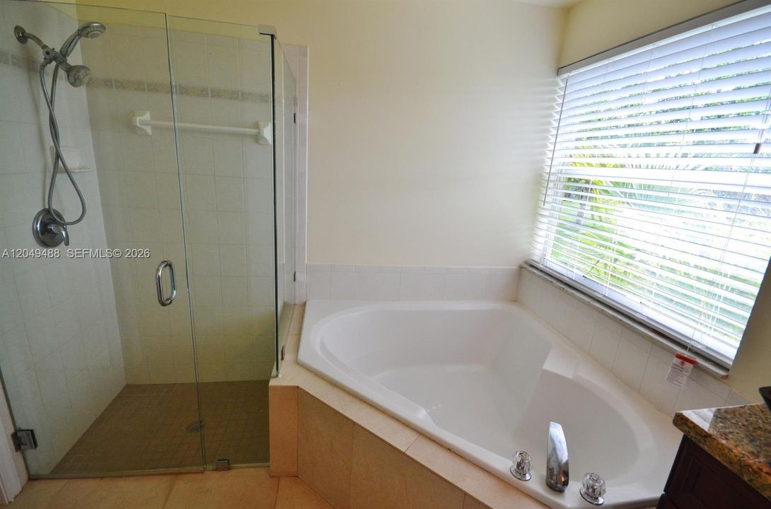 En Renta: $3,700 (3 camas, 2 baños, 1951 Pies cuadrados)