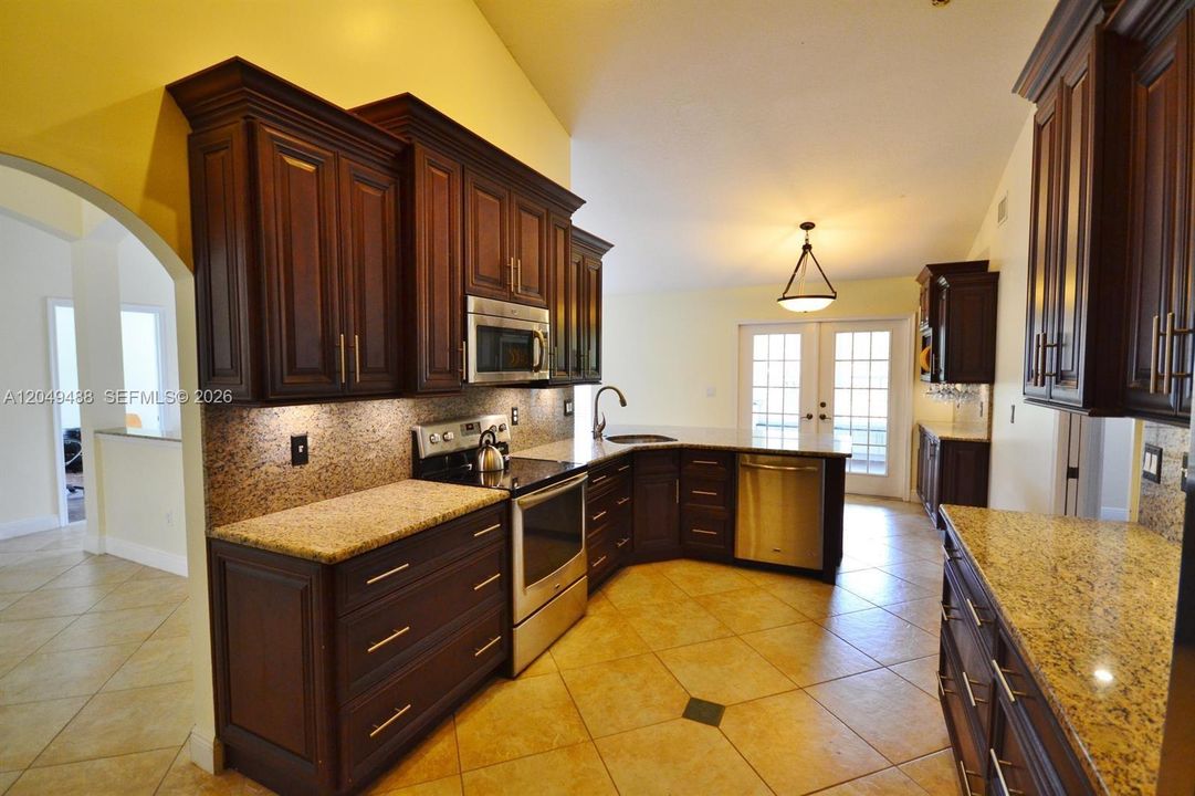 En Renta: $3,700 (3 camas, 2 baños, 1951 Pies cuadrados)