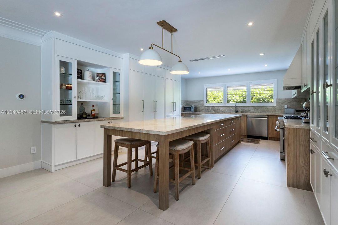 For Rent: $9,000 (3 beds, 2 baths, 1754 Square Feet)