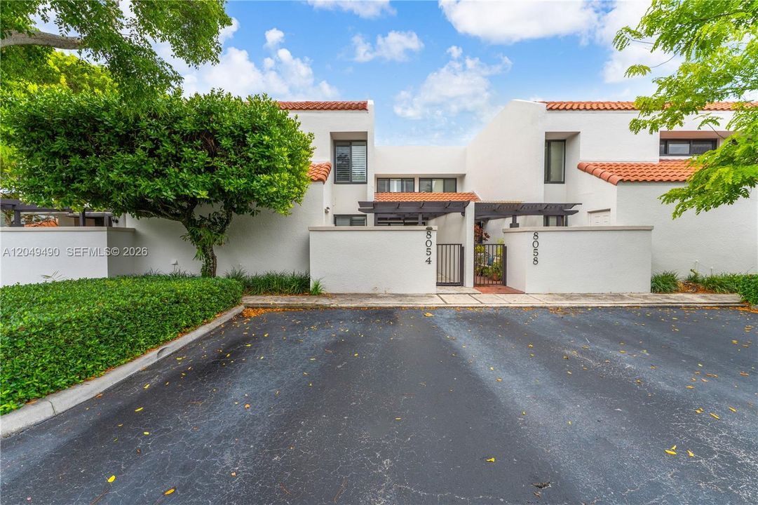 For Sale: $875,000 (3 beds, 3 baths, 2019 Square Feet)