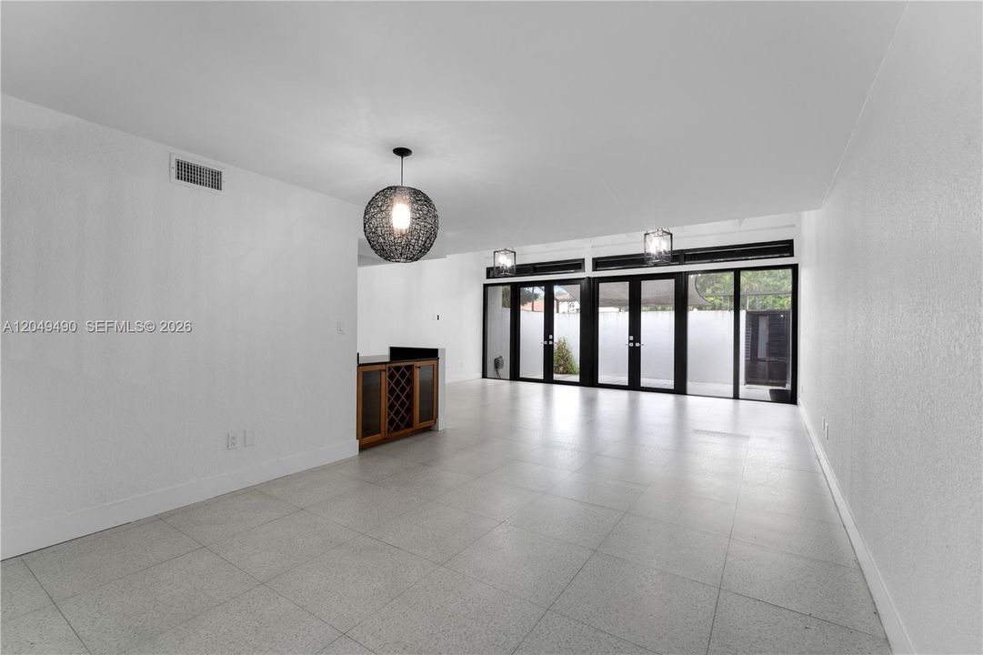 For Sale: $875,000 (3 beds, 3 baths, 2019 Square Feet)