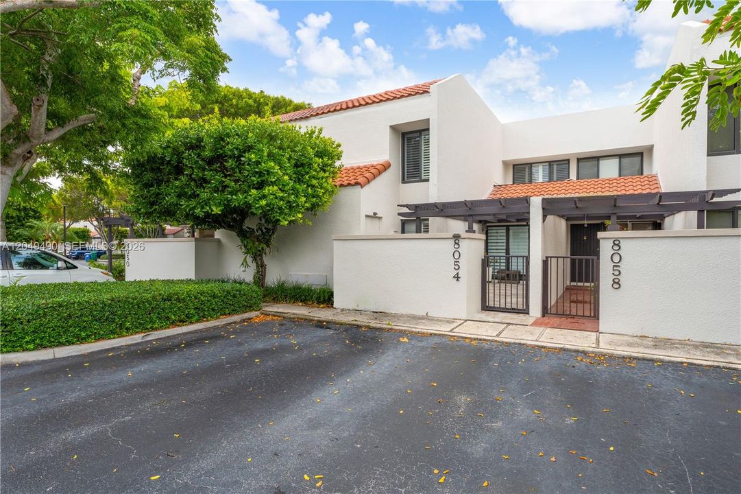 For Sale: $875,000 (3 beds, 3 baths, 2019 Square Feet)