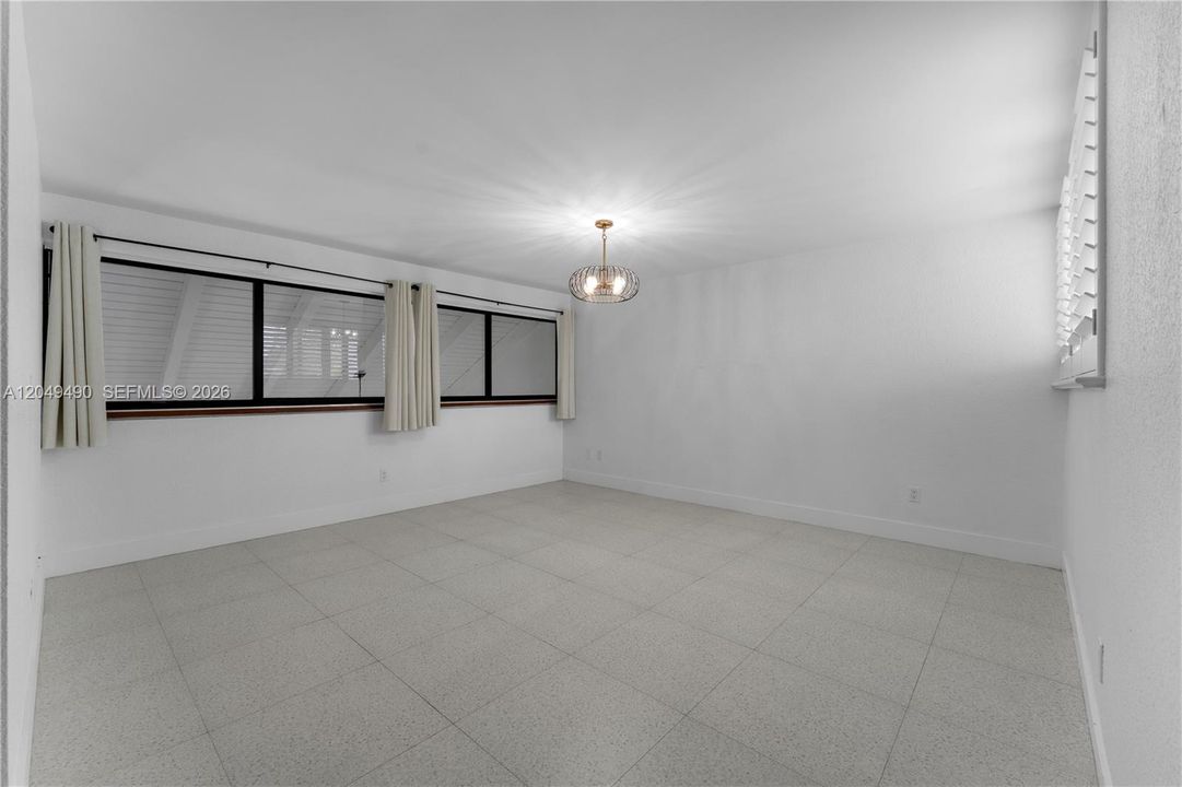 For Sale: $875,000 (3 beds, 3 baths, 2019 Square Feet)