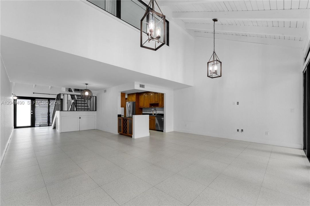 For Sale: $875,000 (3 beds, 3 baths, 2019 Square Feet)