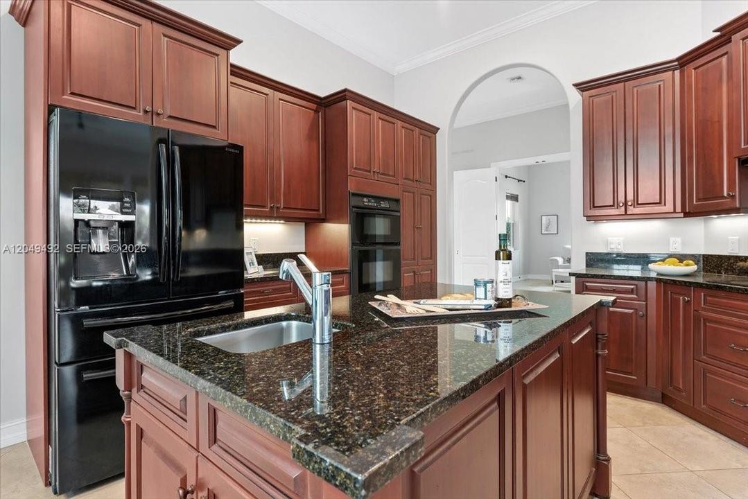 For Sale: $599,000 (3 beds, 3 baths, 2722 Square Feet)
