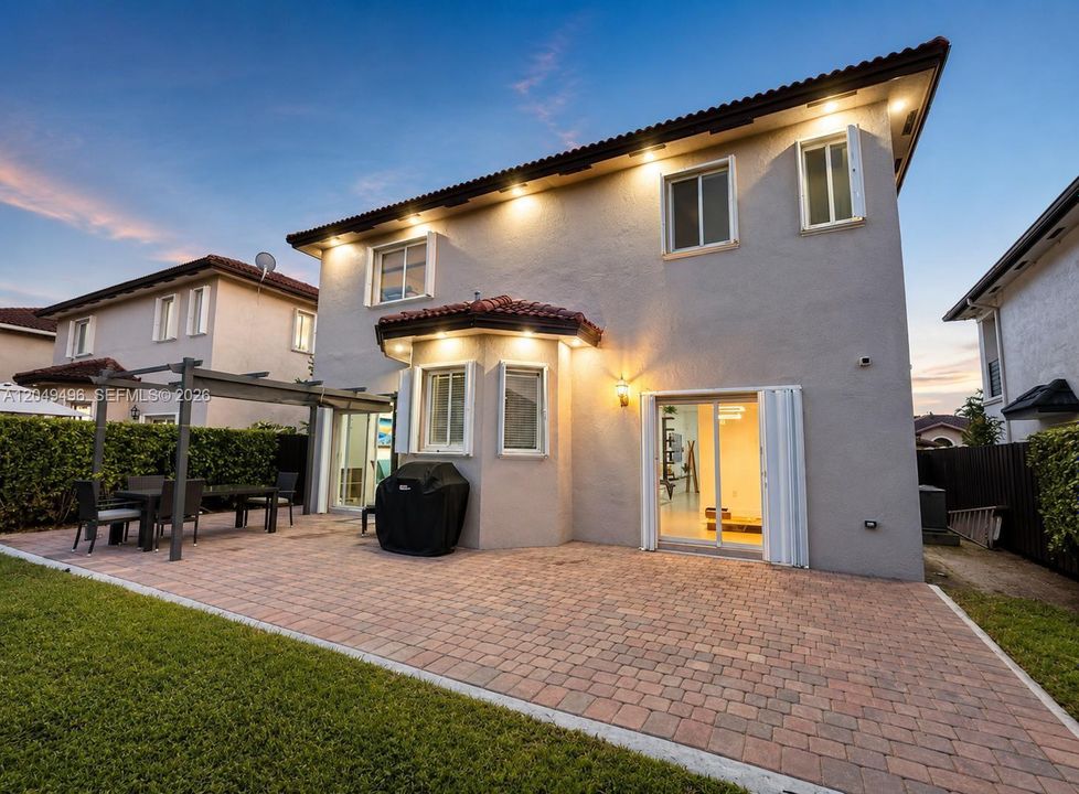 For Sale: $870,000 (4 beds, 2 baths, 2028 Square Feet)