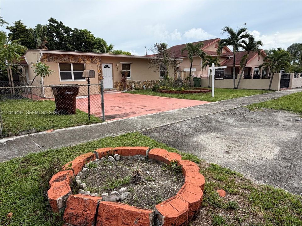 For Sale: $598,000 (4 beds, 2 baths, 1475 Square Feet)