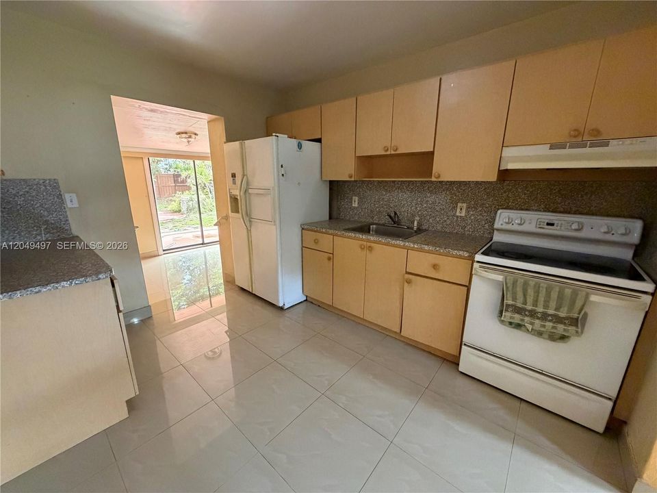 For Sale: $598,000 (4 beds, 2 baths, 1475 Square Feet)