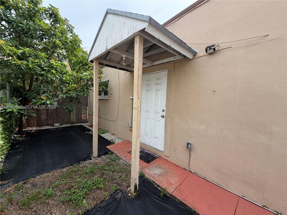 For Sale: $598,000 (4 beds, 2 baths, 1475 Square Feet)