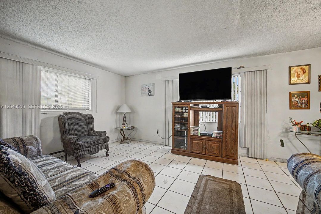For Sale: $399,000 (4 beds, 2 baths, 1208 Square Feet)