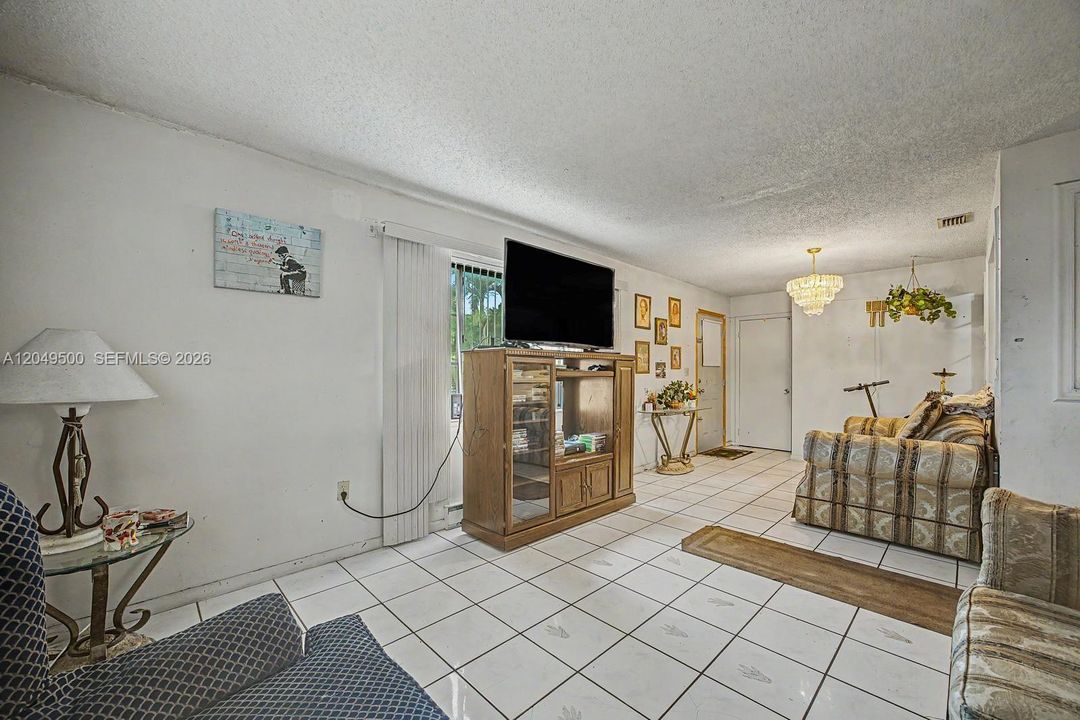For Sale: $399,000 (4 beds, 2 baths, 1208 Square Feet)