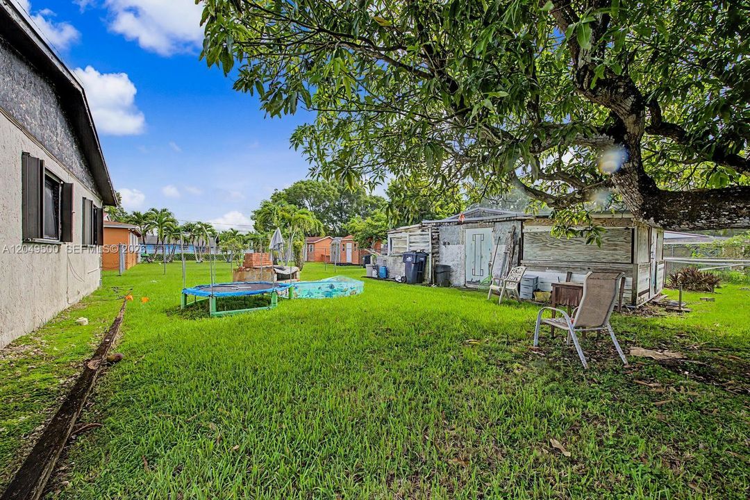 For Sale: $399,000 (4 beds, 2 baths, 1208 Square Feet)