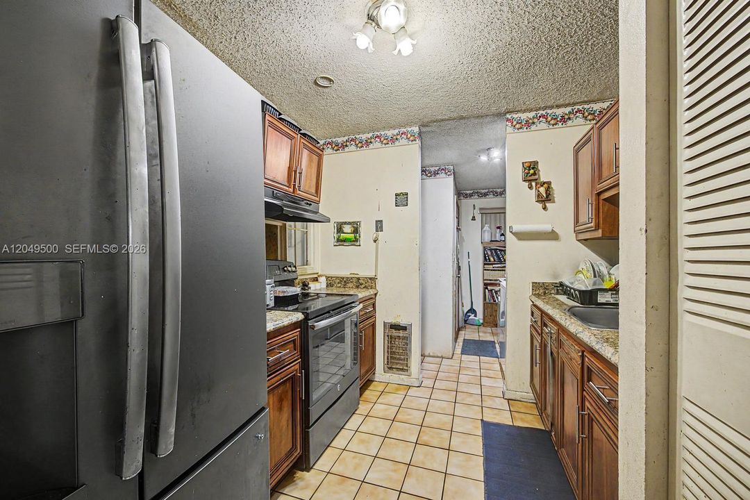 For Sale: $399,000 (4 beds, 2 baths, 1208 Square Feet)