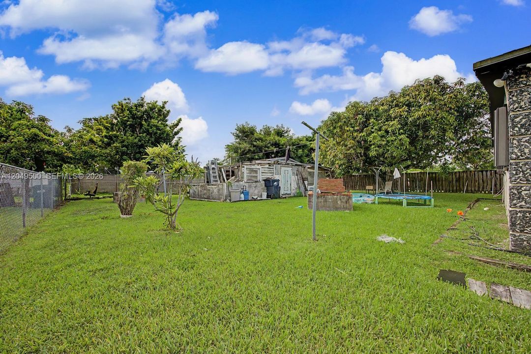 For Sale: $399,000 (4 beds, 2 baths, 1208 Square Feet)